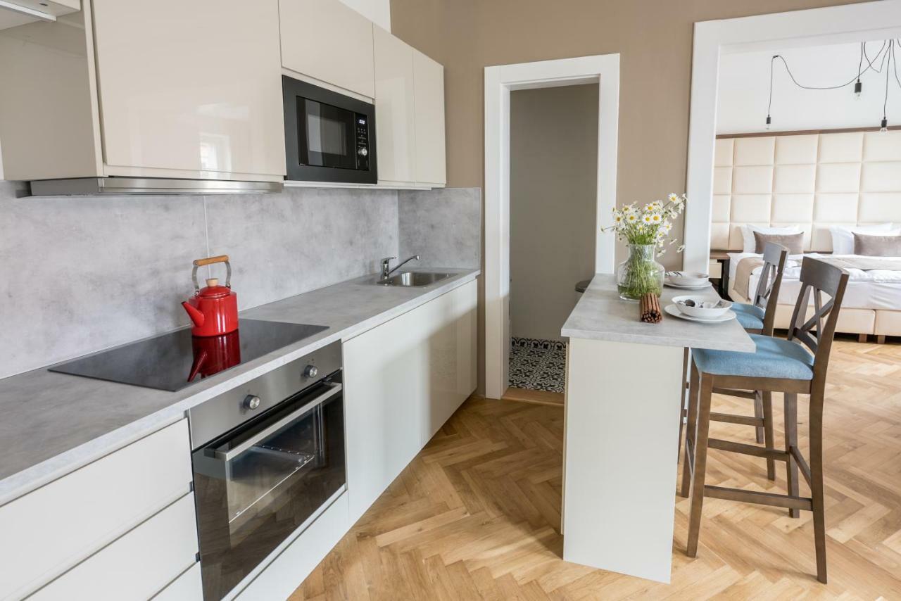 Letna Garden Suites Praha Bagian luar foto