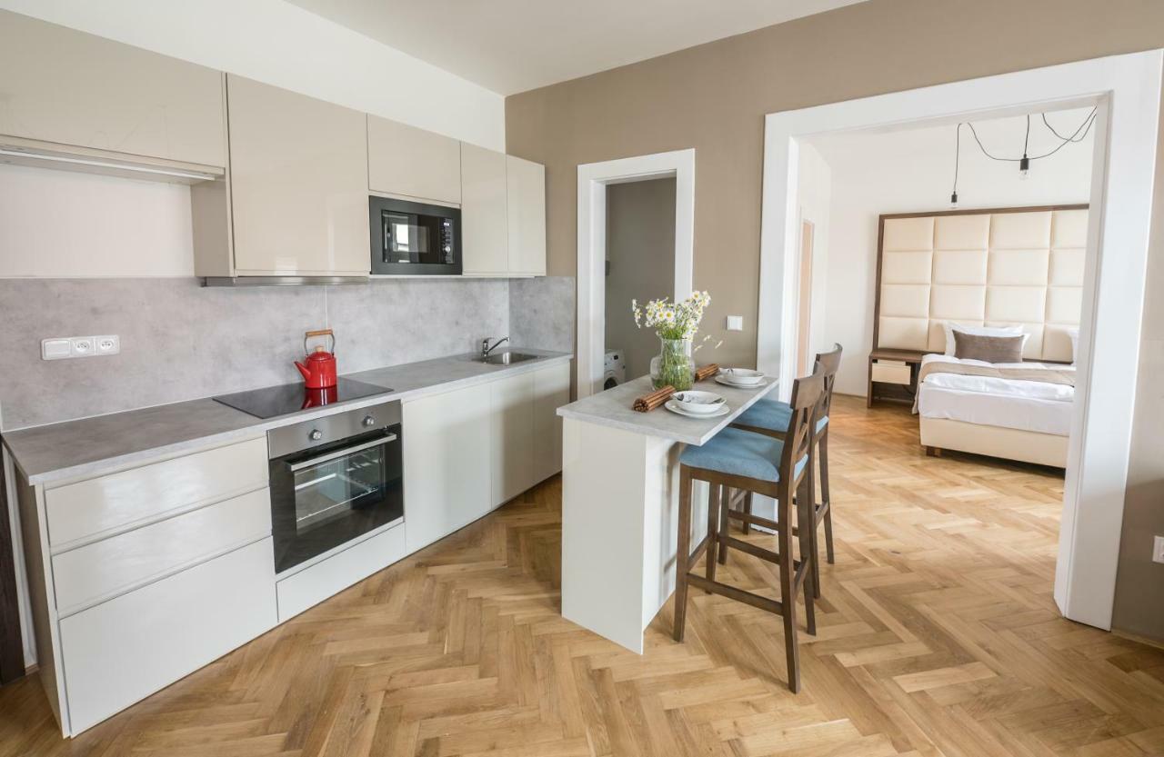 Letna Garden Suites Praha Bagian luar foto
