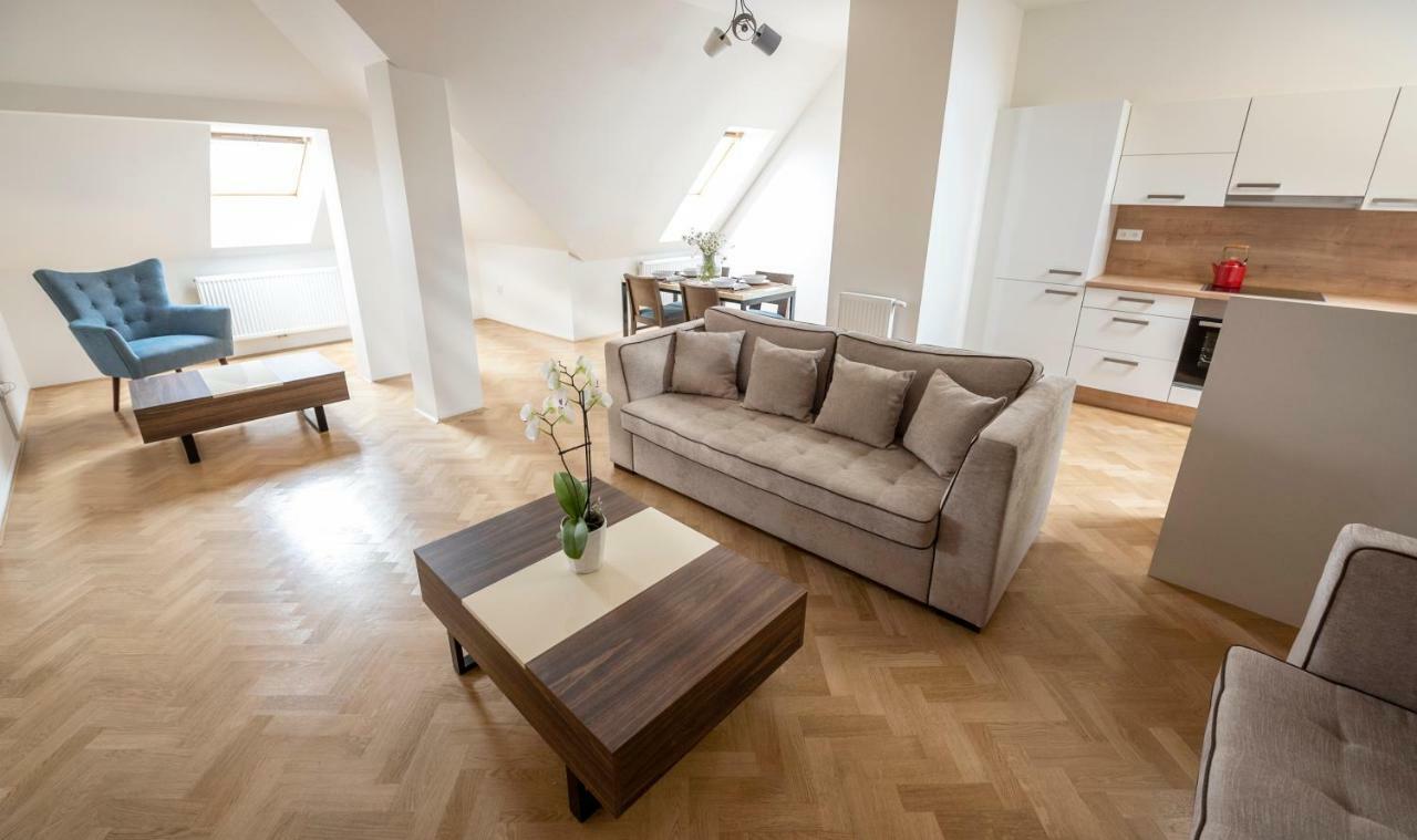 Letna Garden Suites Praha Bagian luar foto