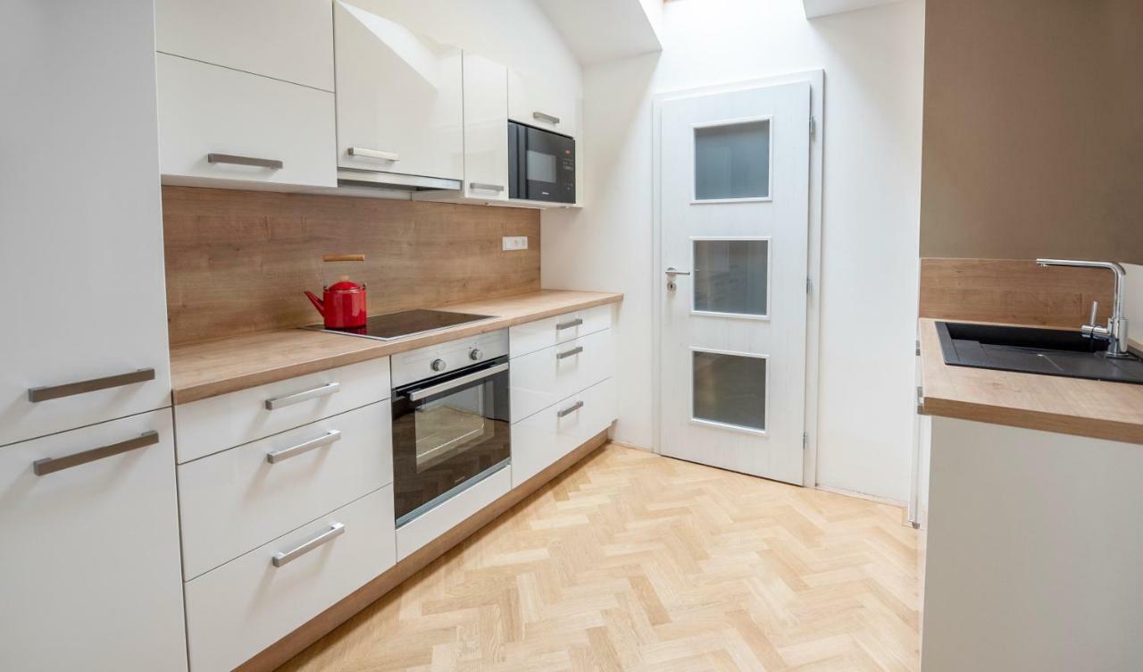 Letna Garden Suites Praha Bagian luar foto