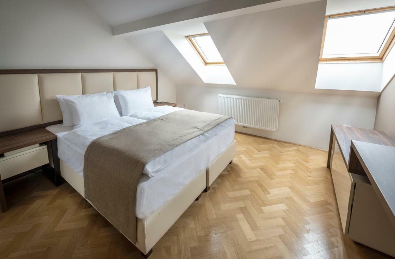 Letna Garden Suites Praha Bagian luar foto
