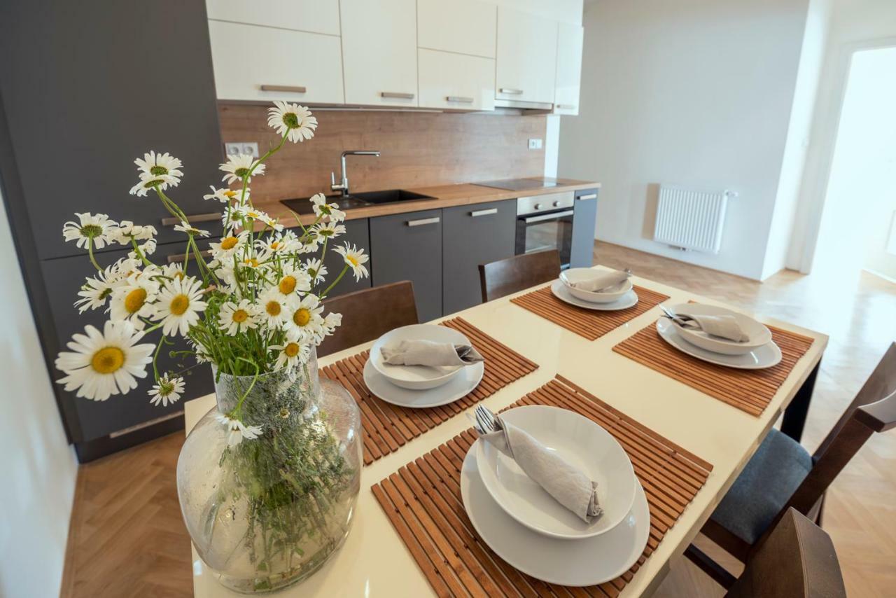 Letna Garden Suites Praha Bagian luar foto