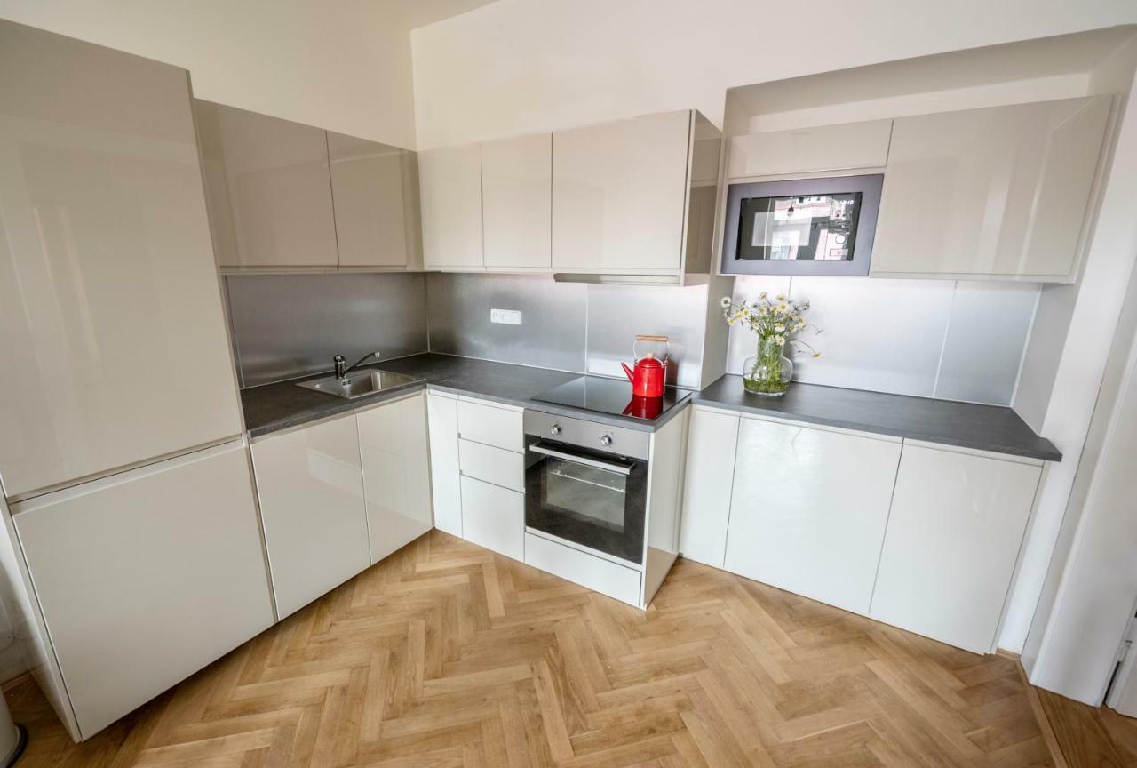 Letna Garden Suites Praha Bagian luar foto