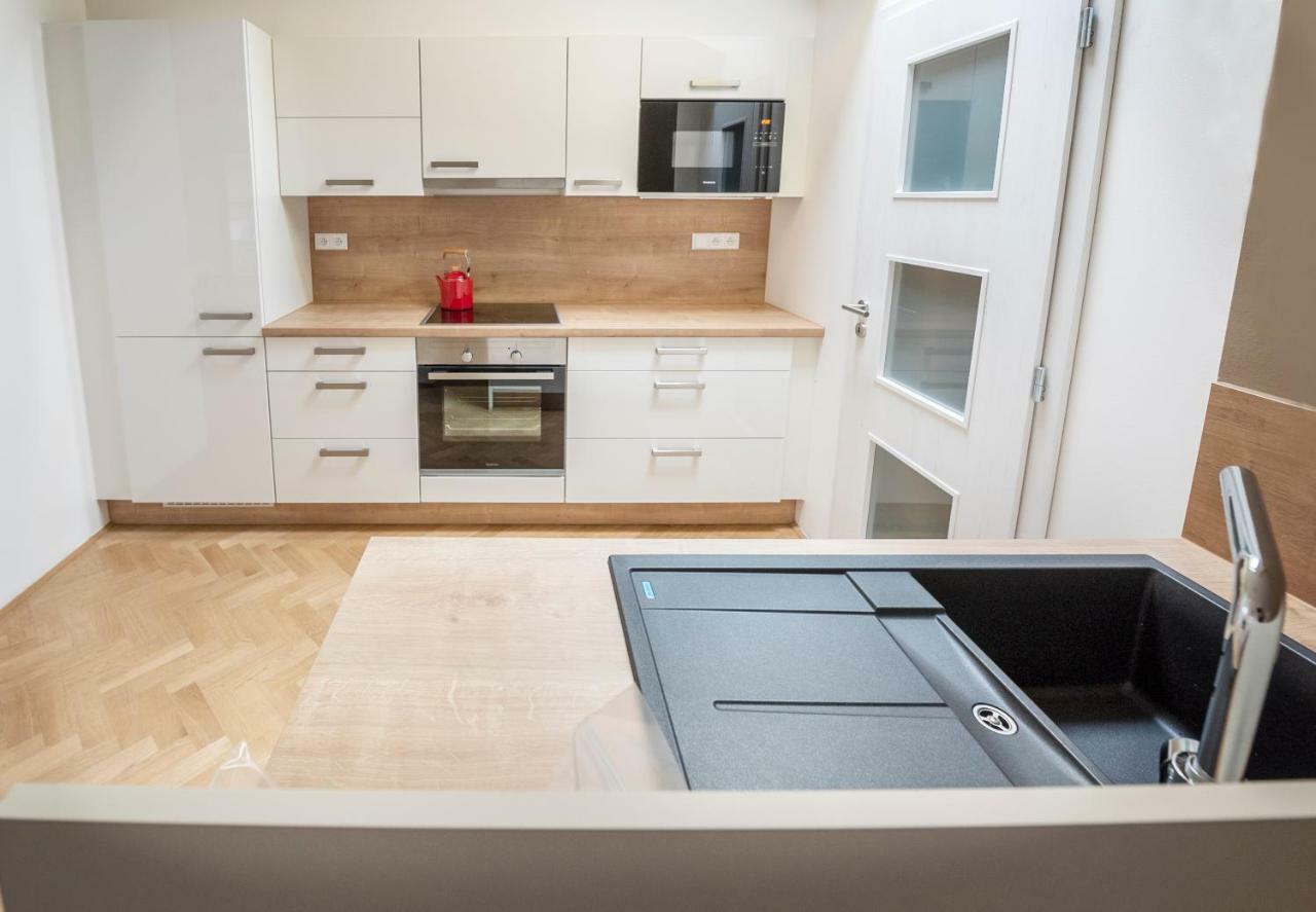 Letna Garden Suites Praha Bagian luar foto