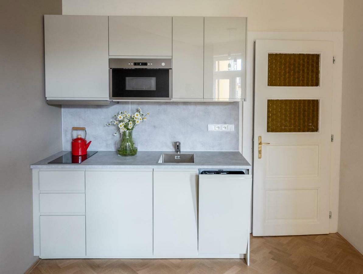 Letna Garden Suites Praha Bagian luar foto