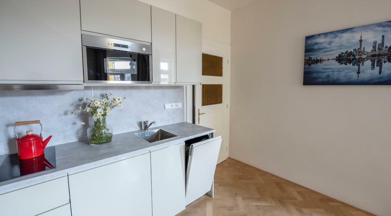 Letna Garden Suites Praha Bagian luar foto