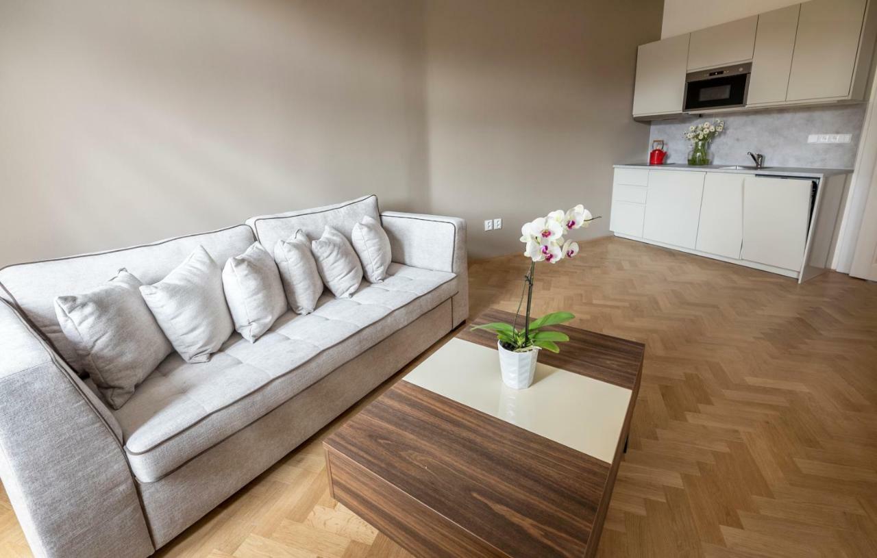 Letna Garden Suites Praha Bagian luar foto